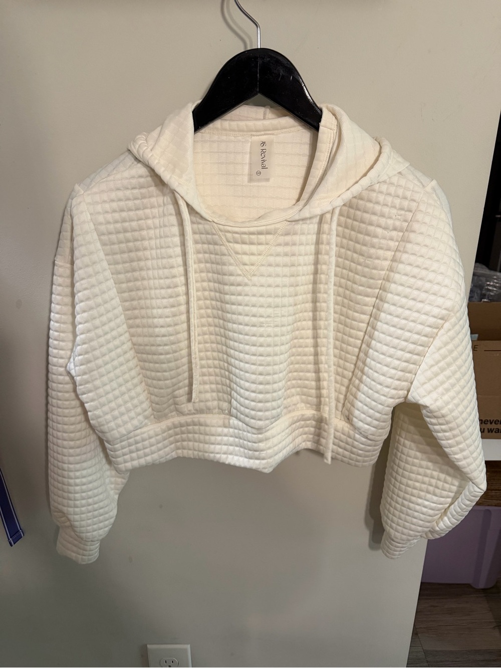Altar'd State Off-White Quilted Cropped Hoodie